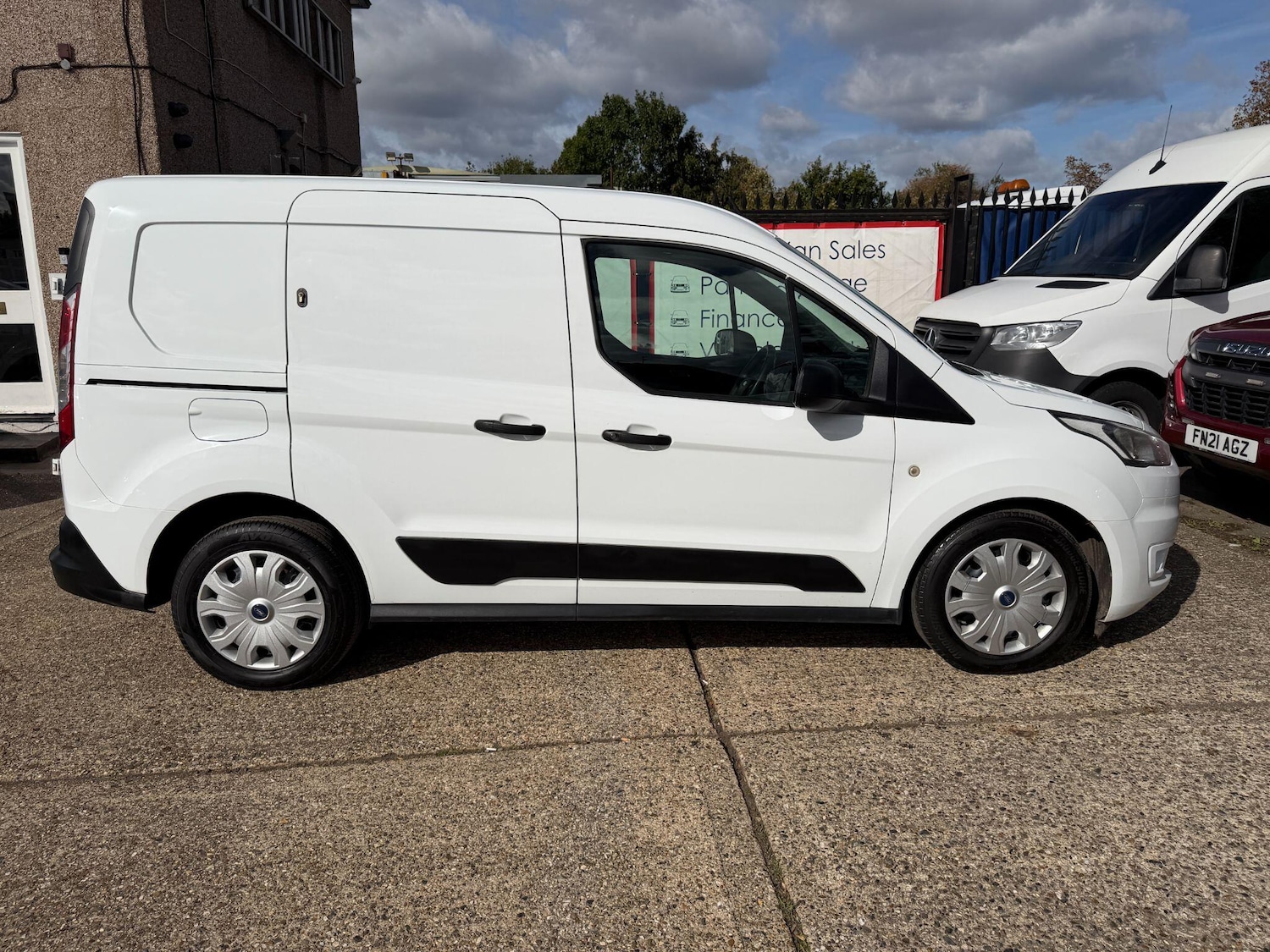 Used Ford Transit Connect 2019 for sale - 76200116: Photo 2