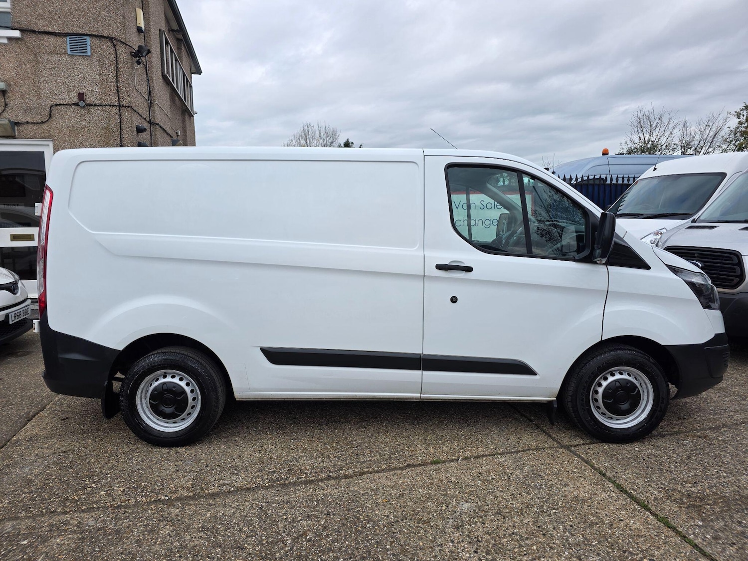 Used Ford Transit Custom 2017 for sale - 76634007: Photo 2