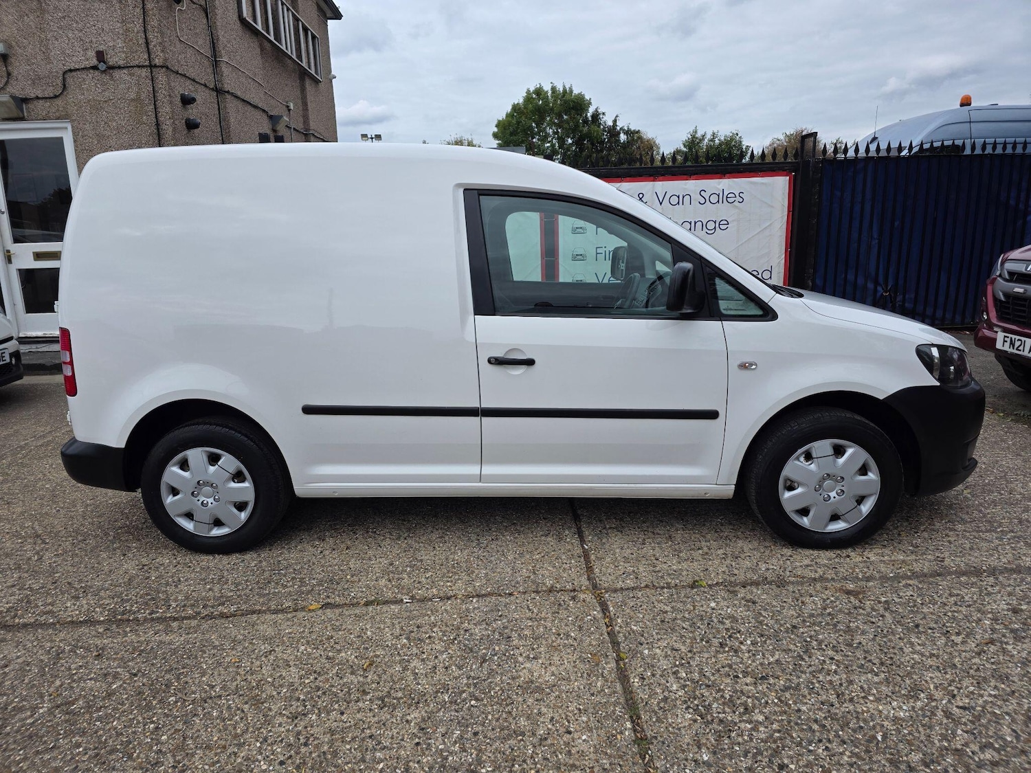 Used Volkswagen Caddy 2017 for sale - 76314678: Photo 2