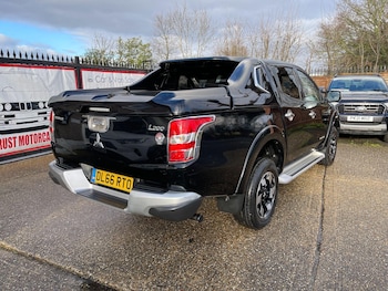 Used Mitsubishi L200 2017 for sale - 73600033: Photo