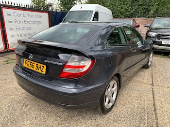 Used Mercedes-Benz C-Class 2006 for sale - 75459412: Photo