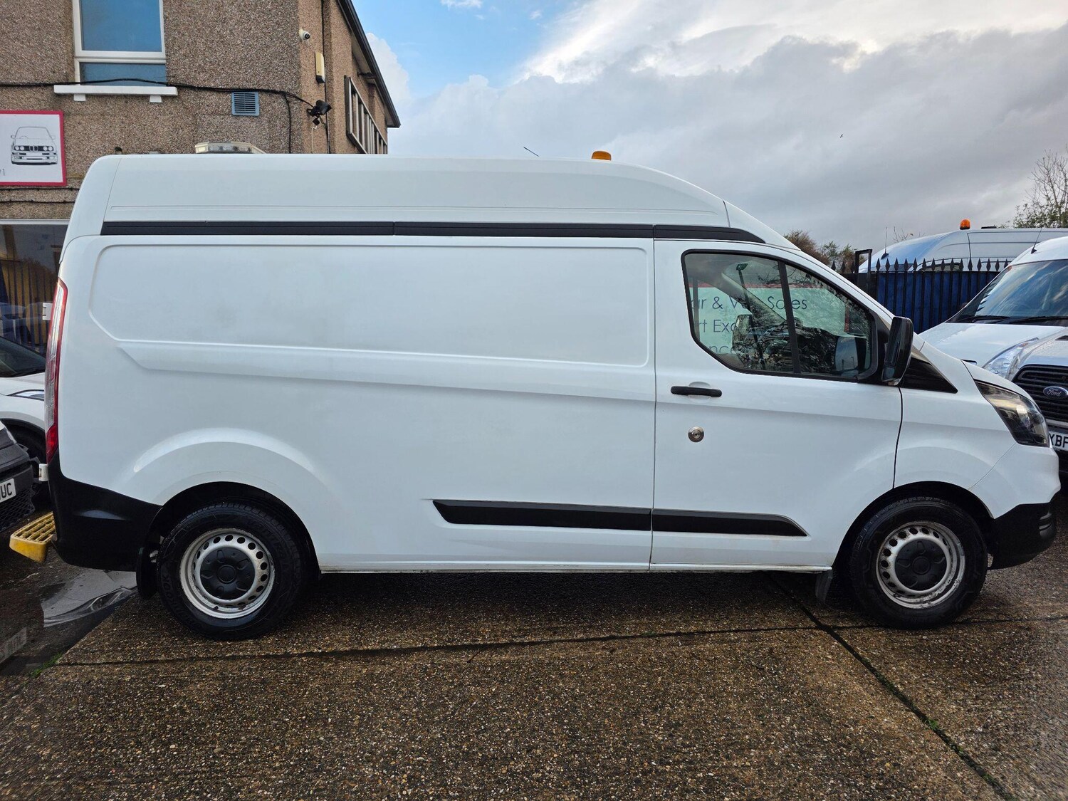 Used Ford Transit Custom 2019 for sale - 76539221: Photo 2