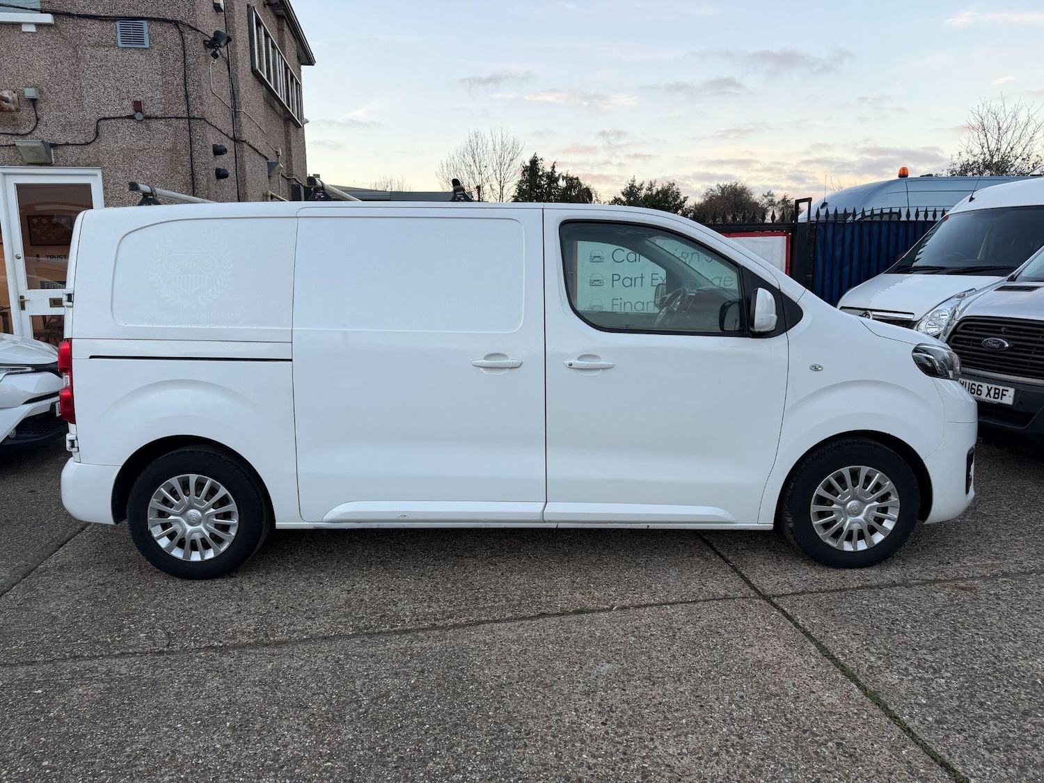 Used Toyota ProAce 2017 for sale - 76632829: Photo 2