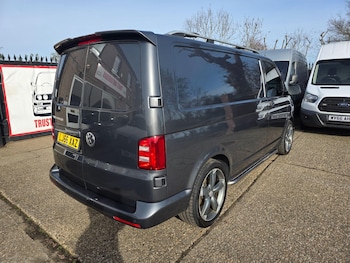 Used Volkswagen Transporter 2016 for sale - 77585657: Photo