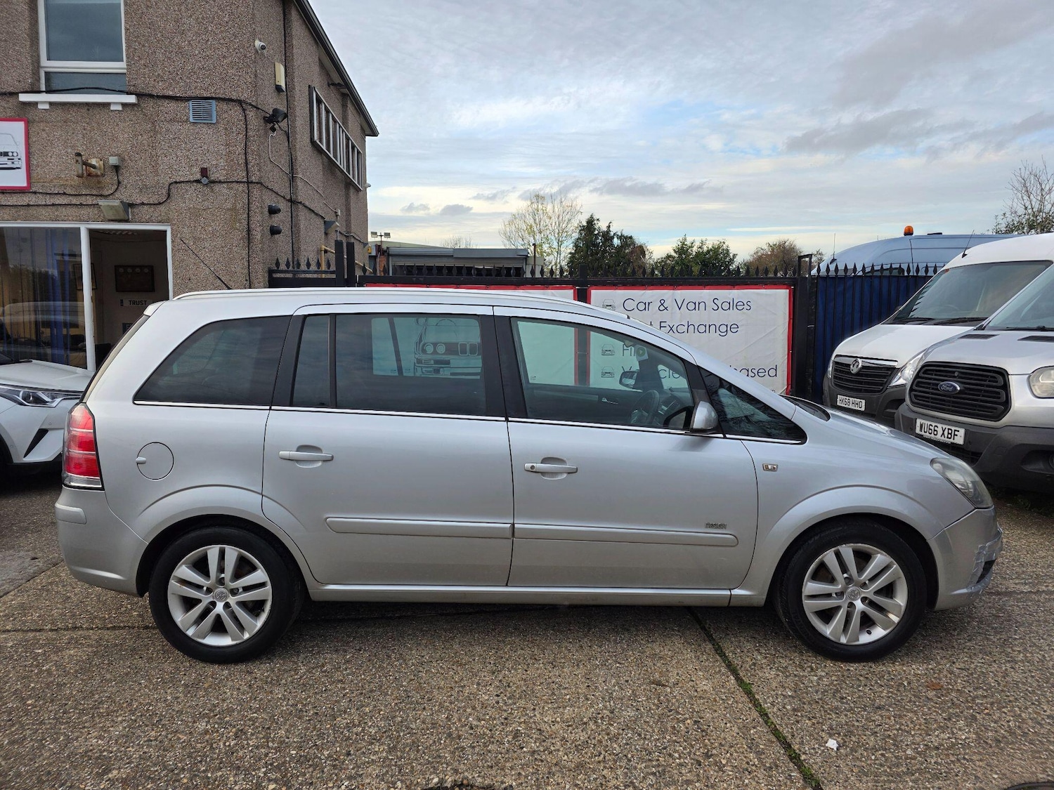 Used Vauxhall Zafira 2007 for sale - 76585264: Photo 2