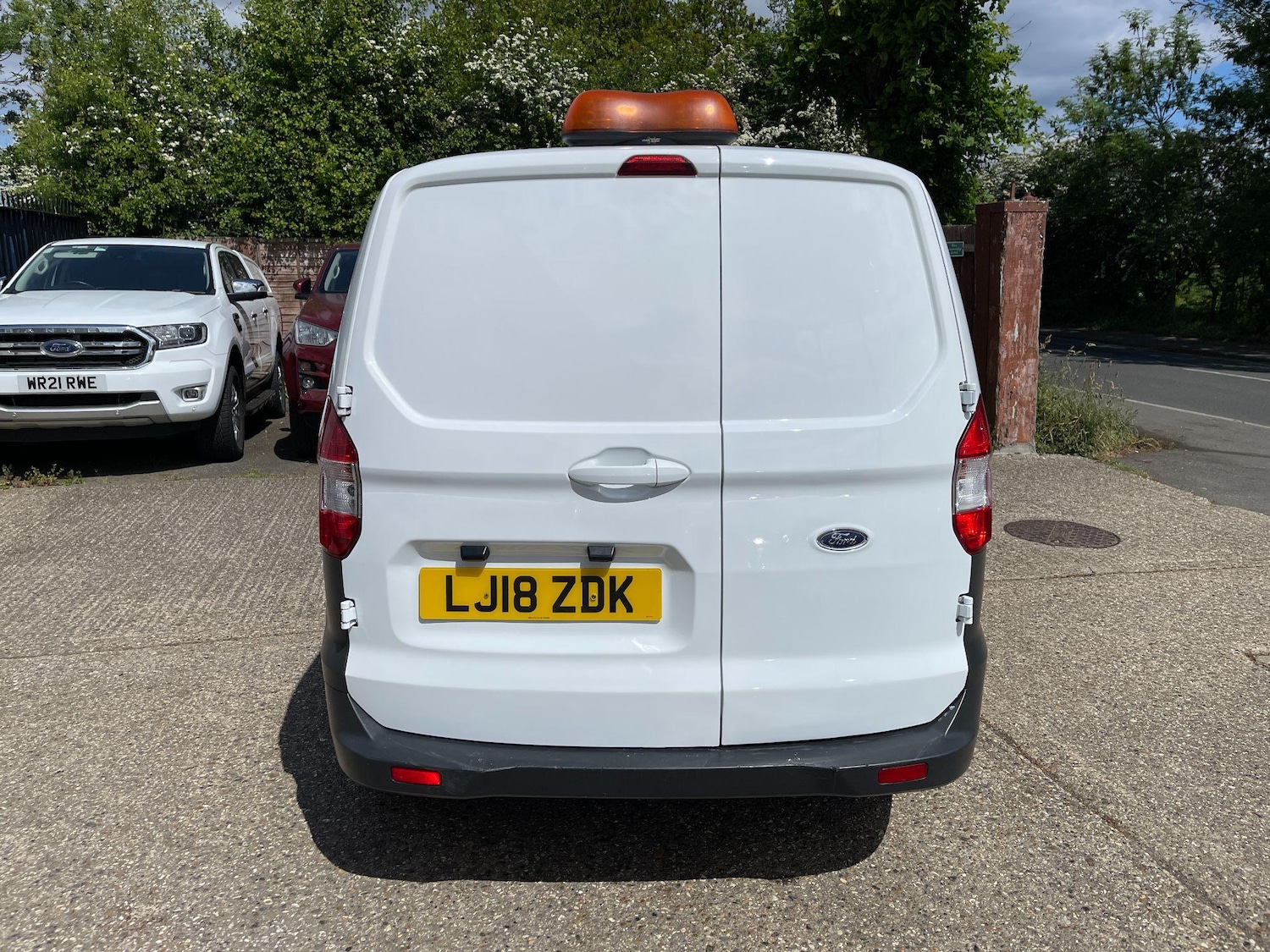 Used Ford Transit Courier 2018 for sale - 76991345: Photo 4