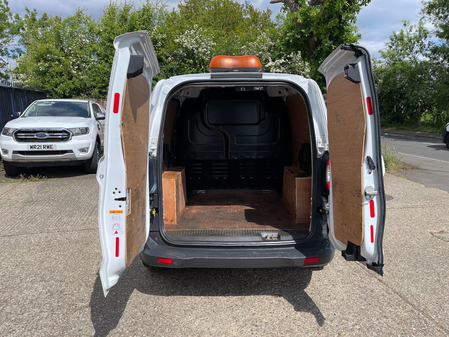 Used Ford Transit Courier 2018 for sale - 76991345: Photo 5