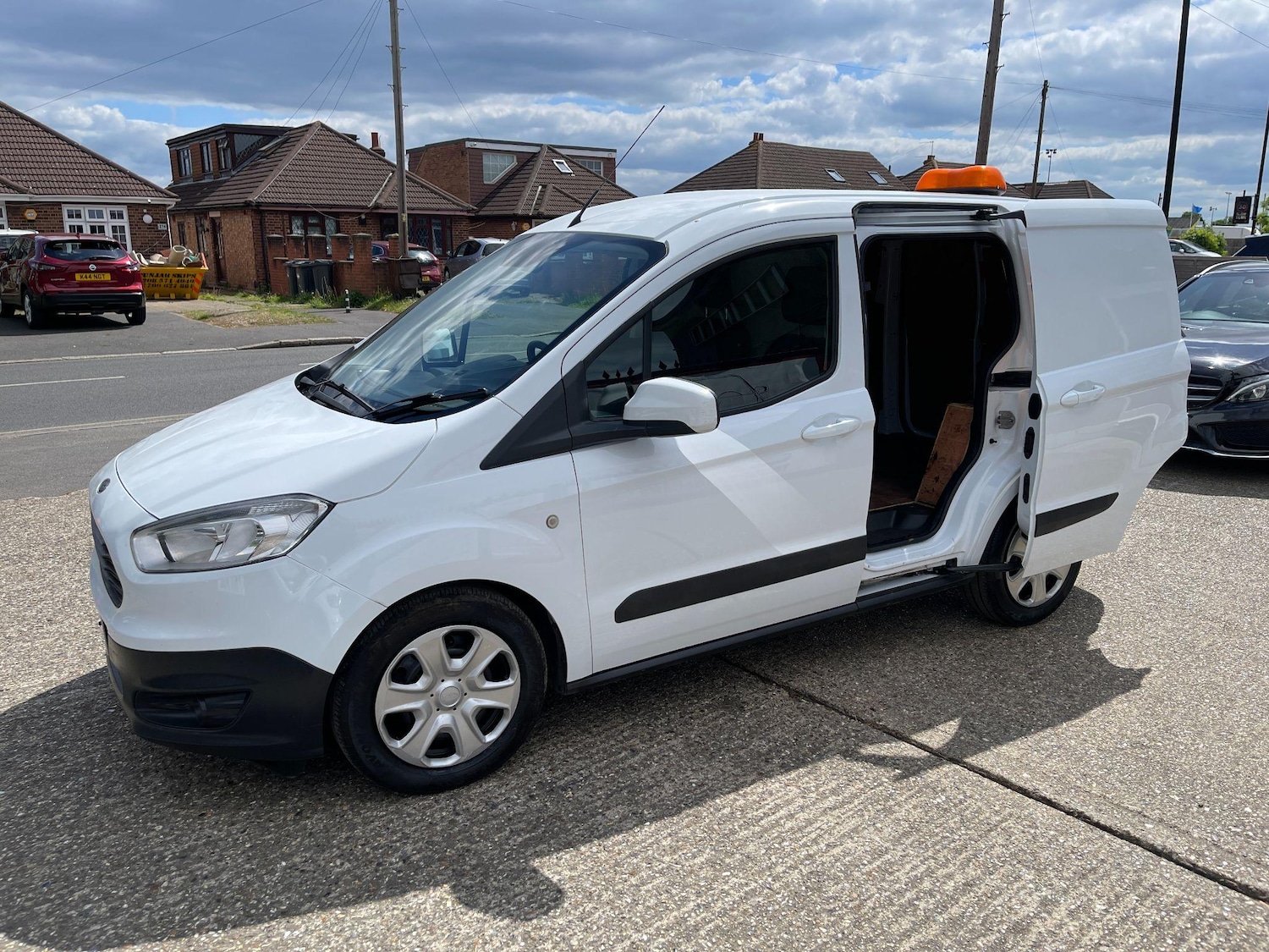Used Ford Transit Courier 2018 for sale - 76991345: Photo 8