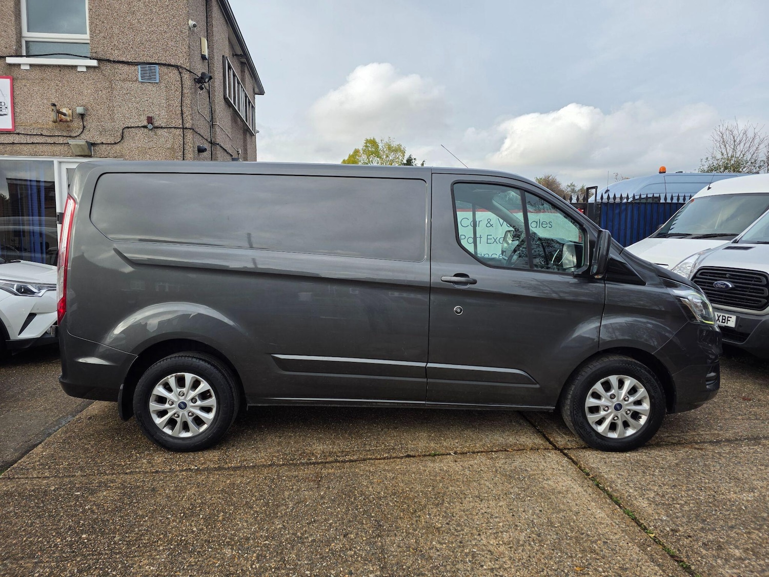 Used Ford Transit Custom 2018 for sale - 76498556: Photo 2