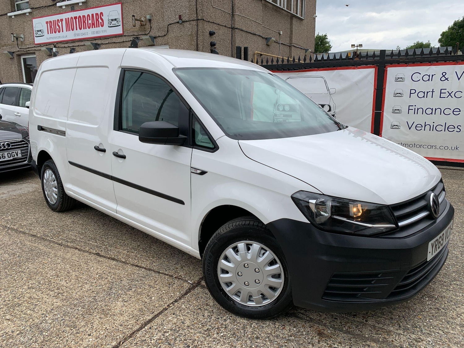 Used Volkswagen Caddy Maxi 2019 for sale - 76499081: Photo 1