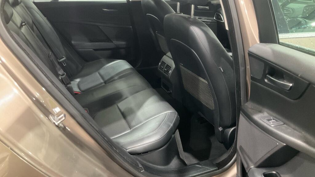 Used Jaguar XE 2016 for sale - 77022906: Photo 10