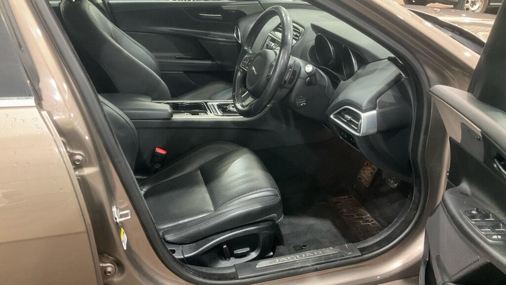 Used Jaguar XE 2016 for sale - 77022906: Photo 11
