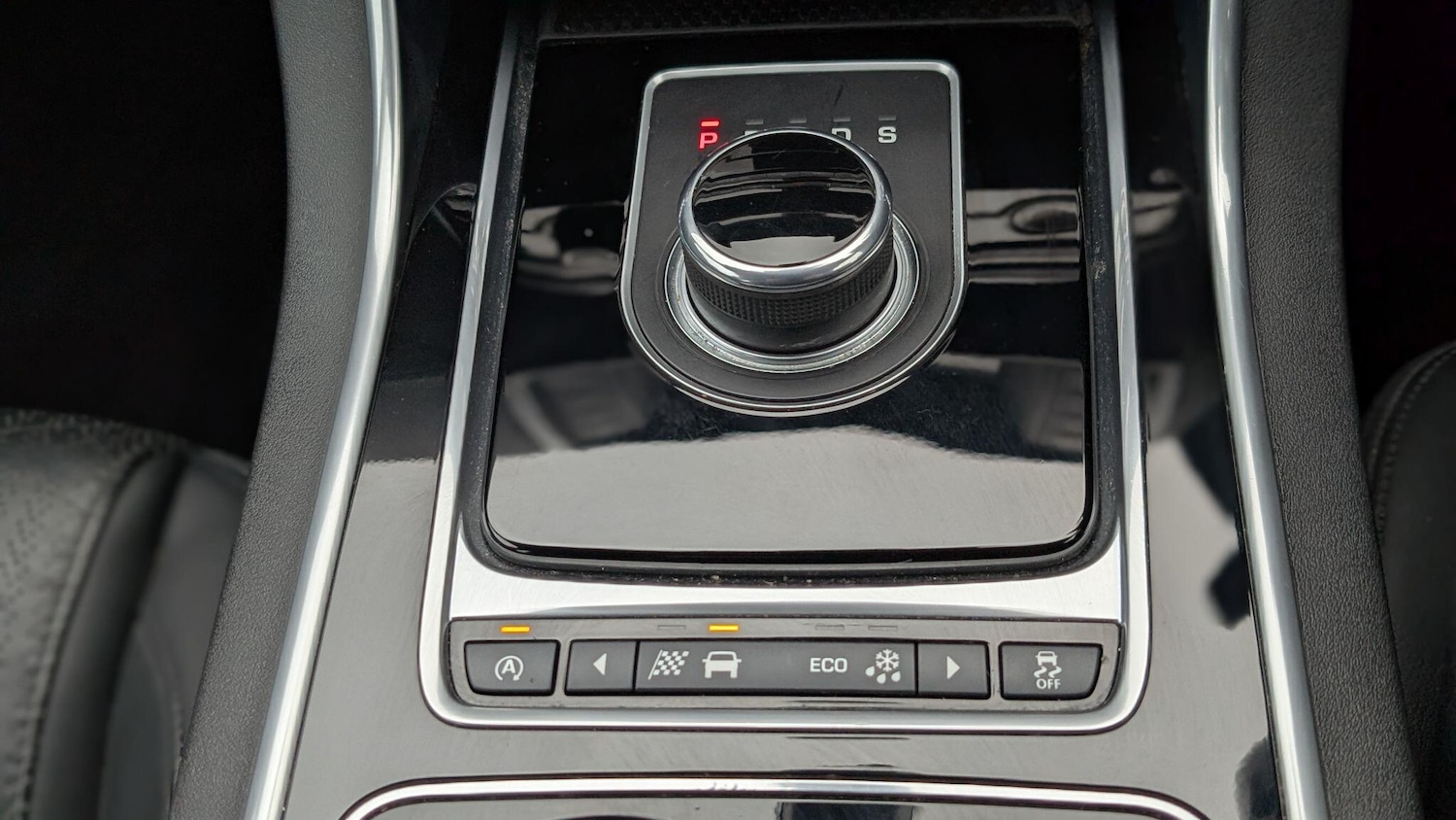 Used Jaguar XE 2016 for sale - 77022906: Photo 15