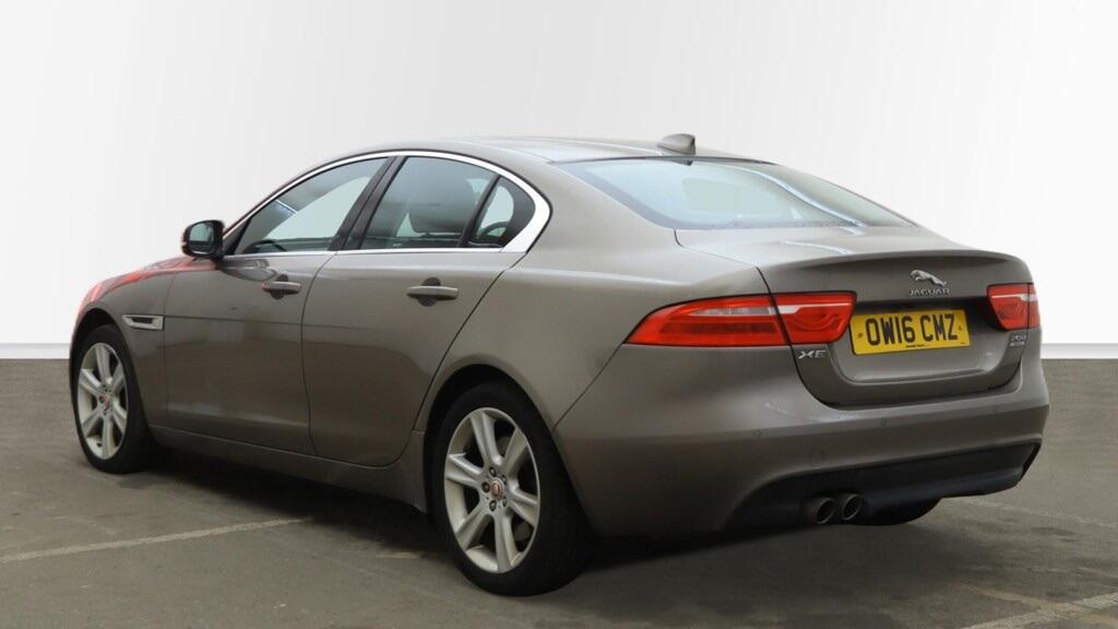 Used Jaguar XE 2016 for sale - 77022906: Photo 3