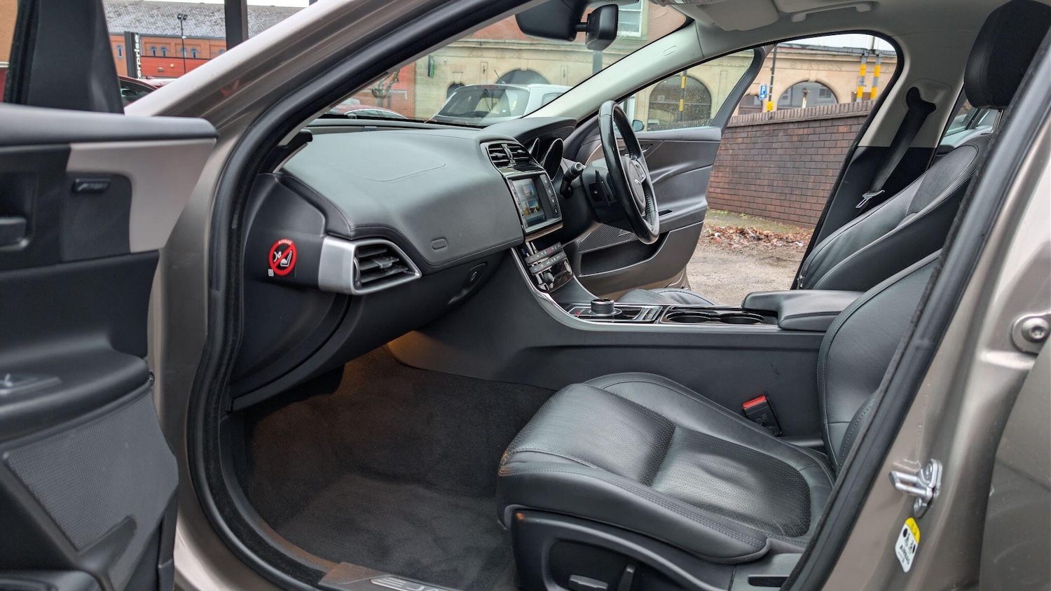 Used Jaguar XE 2016 for sale - 77022906: Photo 31