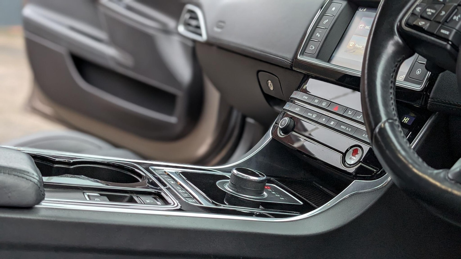 Used Jaguar XE 2016 for sale - 77022906: Photo 34