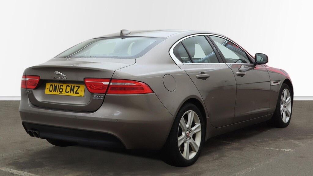 Used Jaguar XE 2016 for sale - 77022906: Photo 4