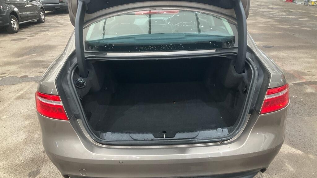 Used Jaguar XE 2016 for sale - 77022906: Photo 9