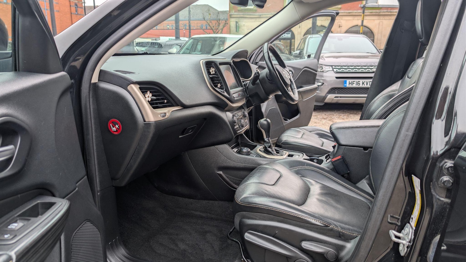 Used Jeep Cherokee 2015 for sale - 77799892: Photo 32