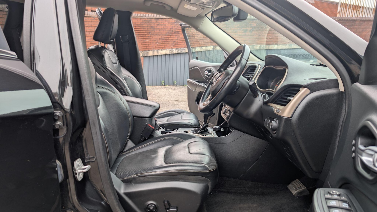 Used Jeep Cherokee 2015 for sale - 77799892: Photo 34