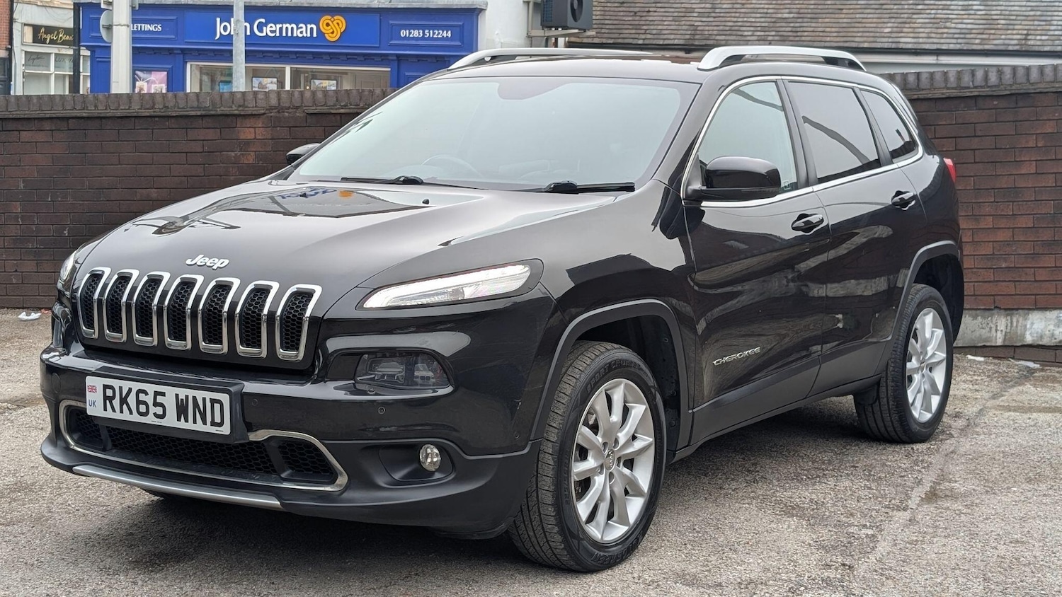 Used Jeep Cherokee 2015 for sale - 77799892: Photo 4