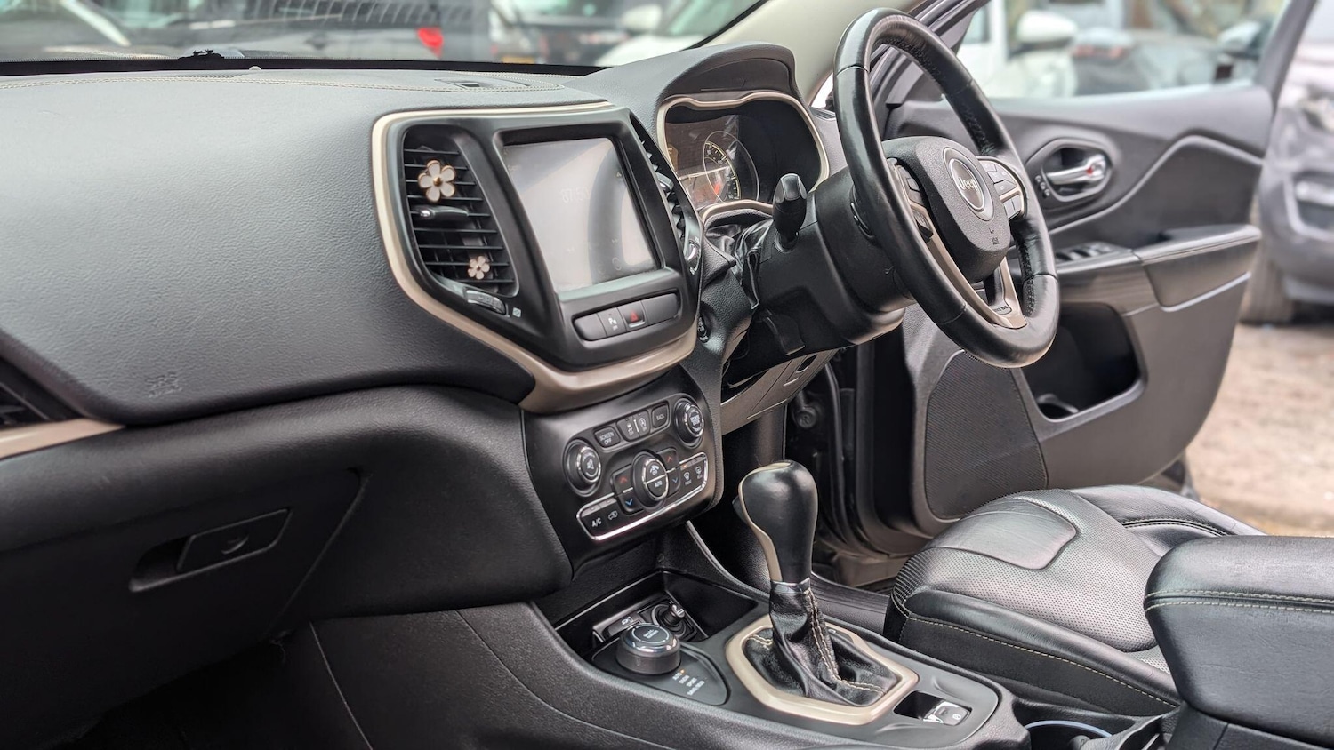 Used Jeep Cherokee 2015 for sale - 77799892: Photo 9