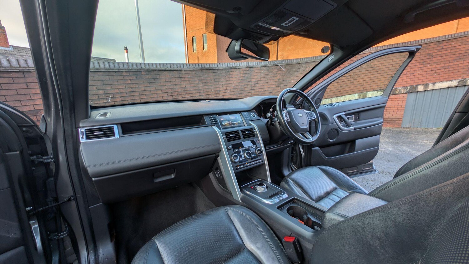 Used Land Rover Discovery Sport 2016 for sale - 77971900: Photo 12