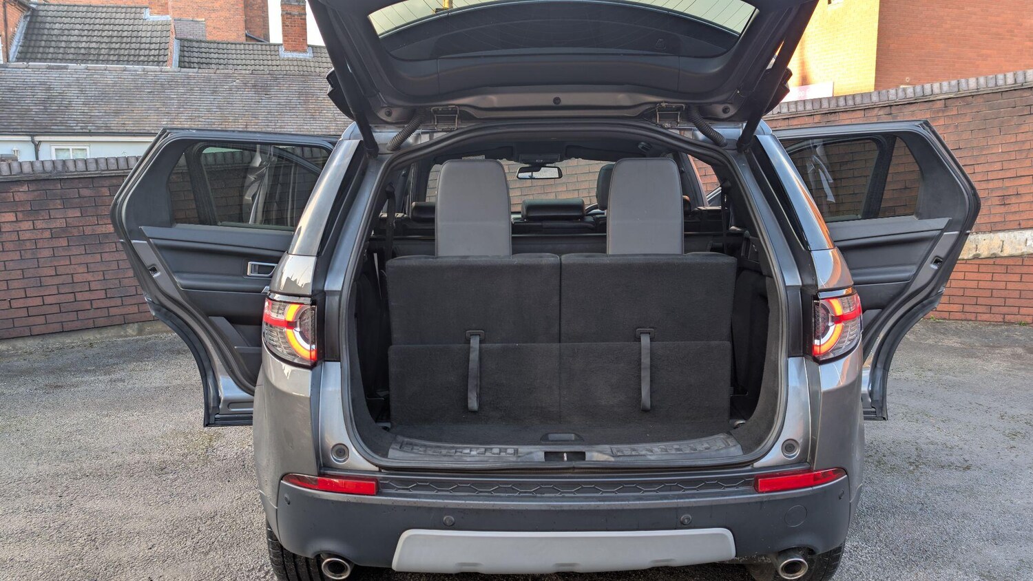 Used Land Rover Discovery Sport 2016 for sale - 77971900: Photo 31