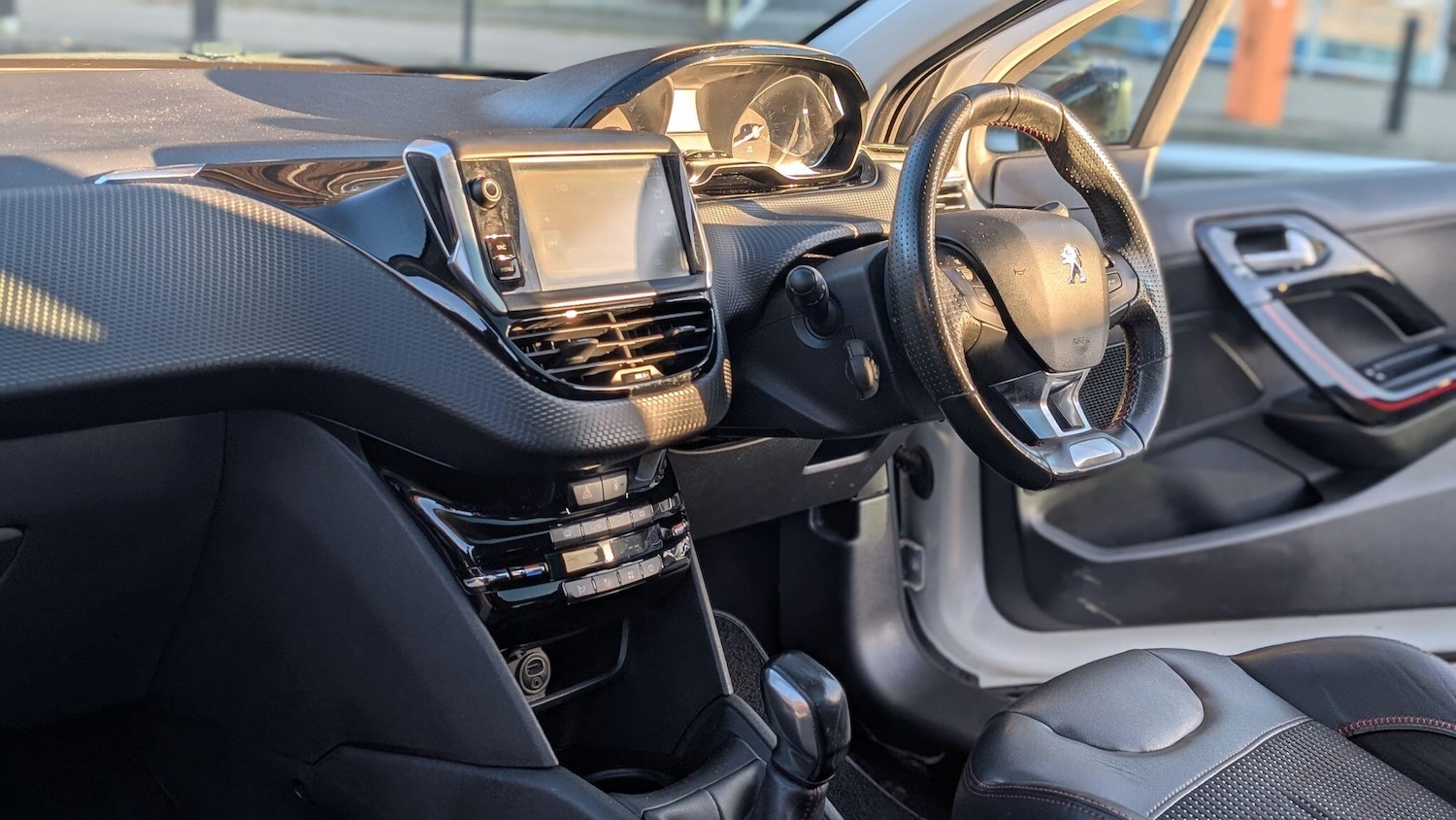 Used Peugeot 208 2016 for sale - 77092865: Photo 12