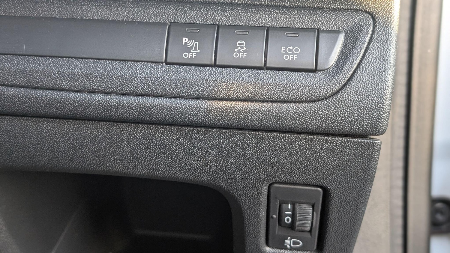 Used Peugeot 208 2016 for sale - 77092865: Photo 16