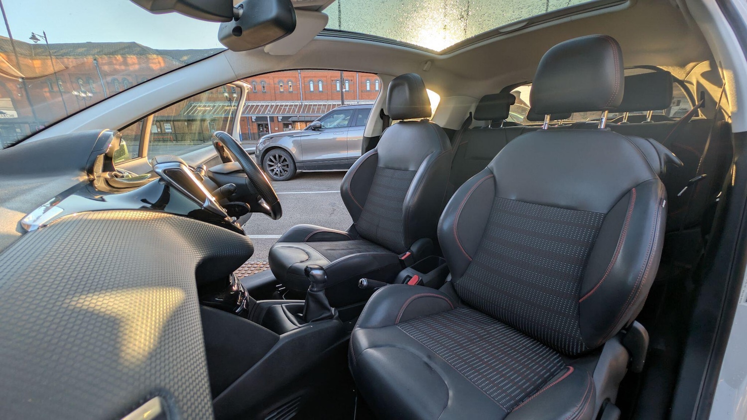 Used Peugeot 208 2016 for sale - 77092865: Photo 25