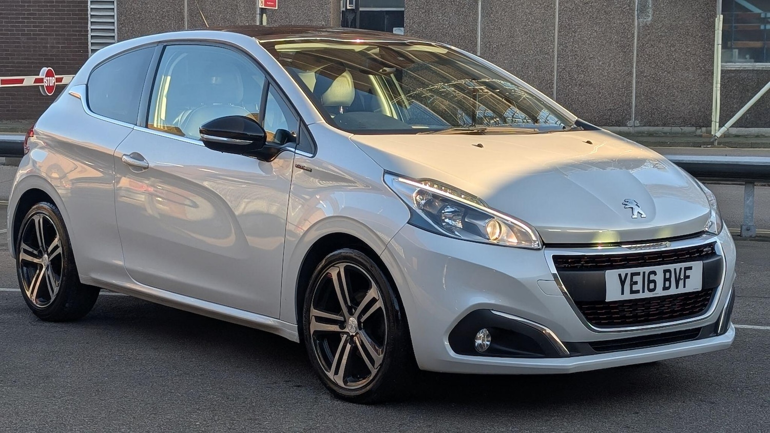 Used Peugeot 208 2016 for sale - 77092865: Photo 5