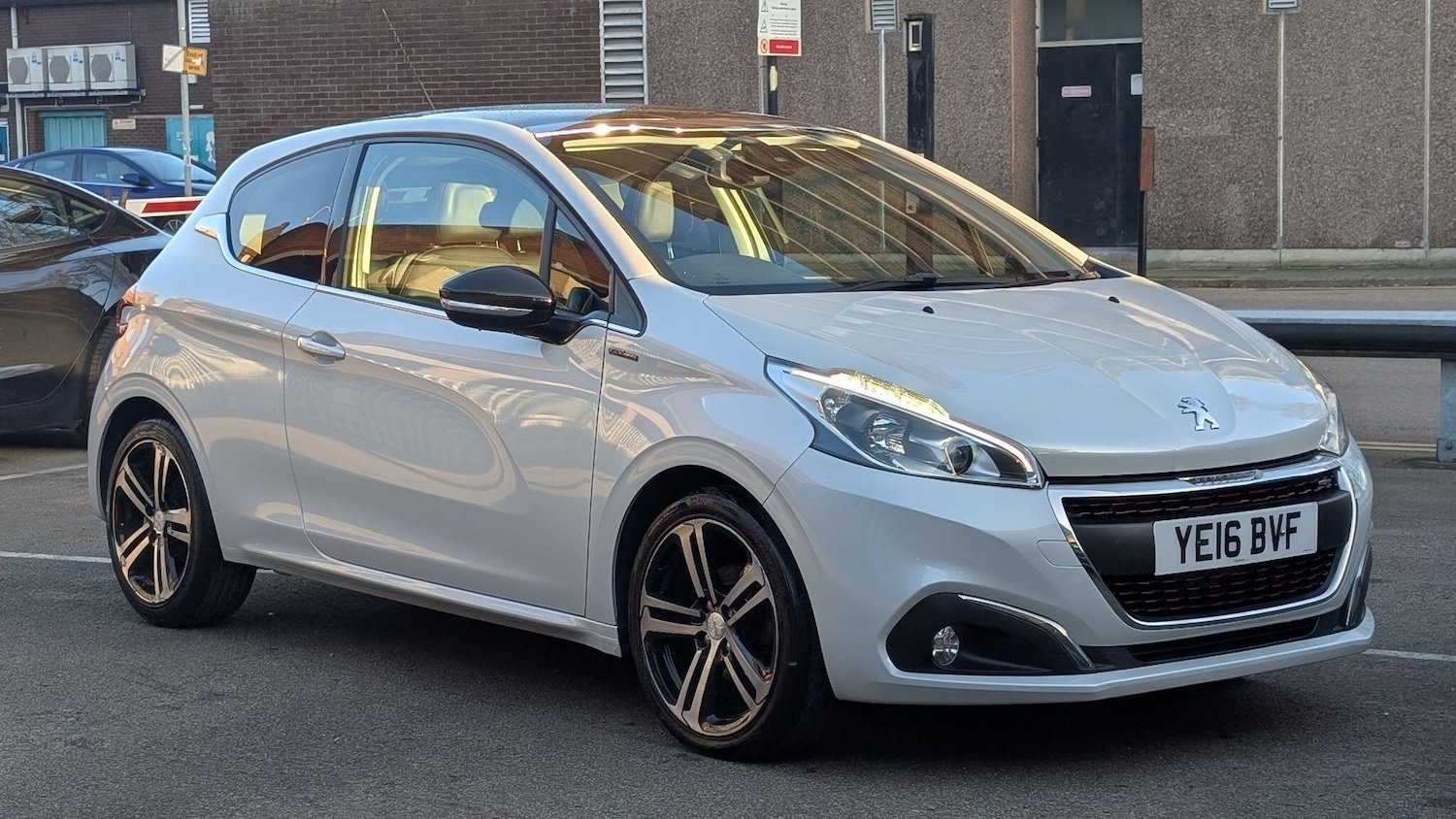 Used Peugeot 208 2016 for sale - 77092865: Photo 6