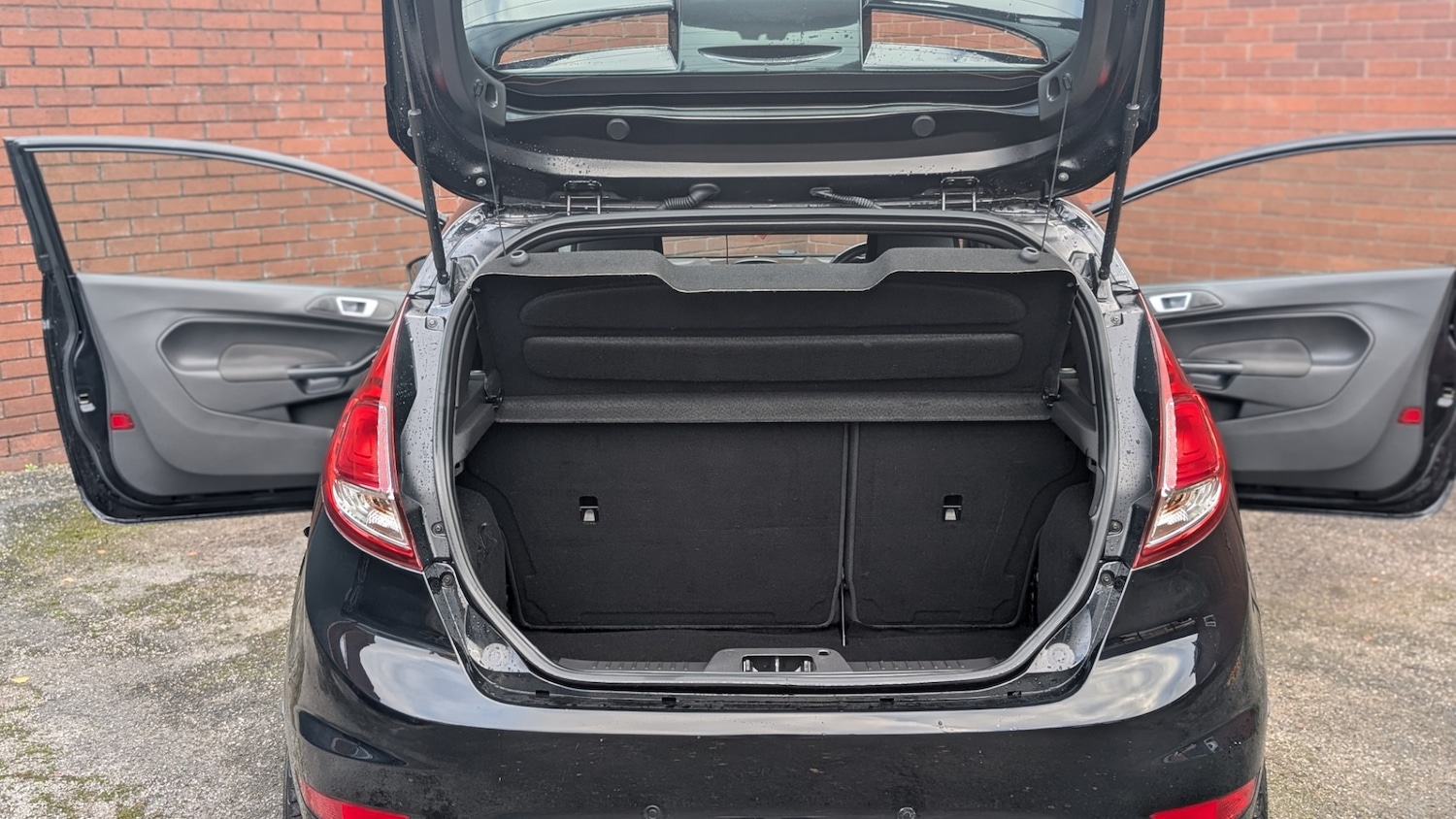 Used Ford Fiesta 2014 for sale - 76919052: Photo 11