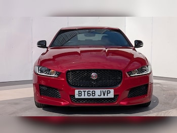 Used Jaguar XE 2019 for sale - 79293602: Photo