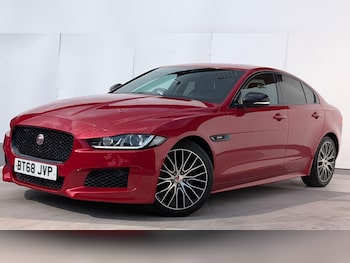 Used Jaguar XE 2019 for sale - 79293602: Photo