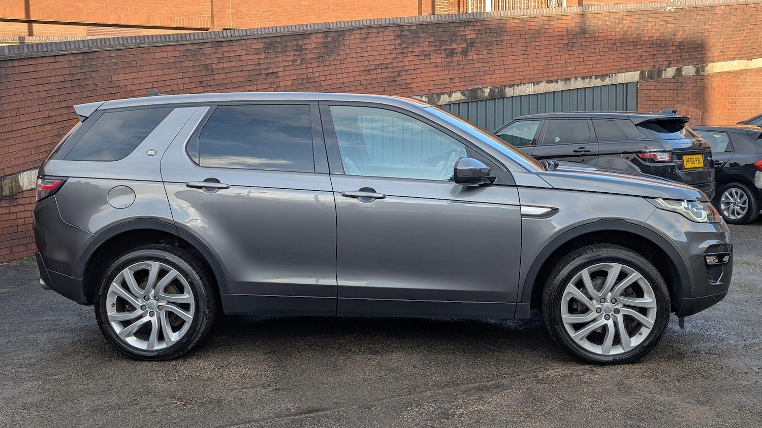 Used Land Rover Discovery Sport 2016 for sale - 77022922: Photo 8