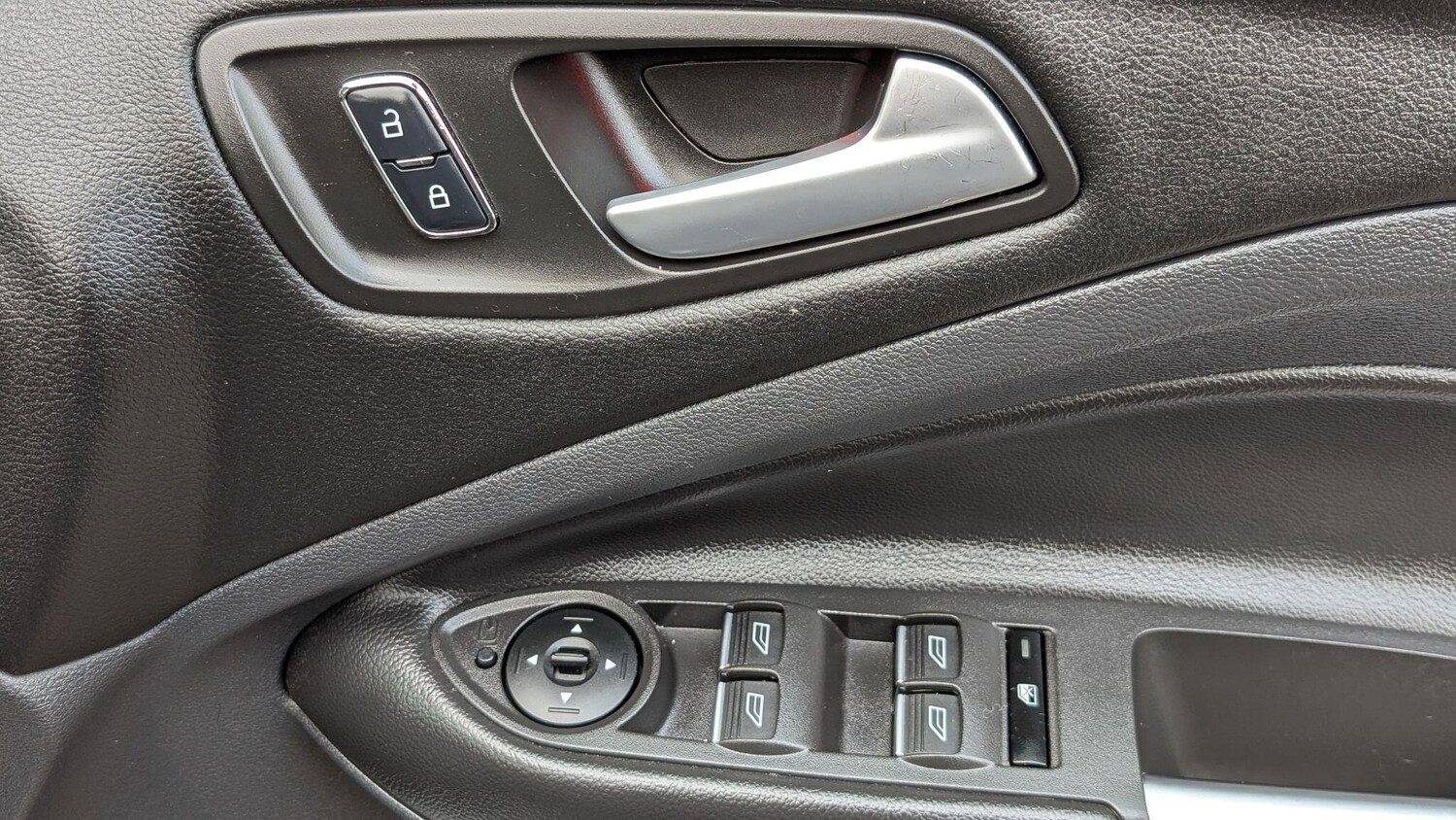 Used Ford Kuga 2016 for sale - 77442745: Photo 28