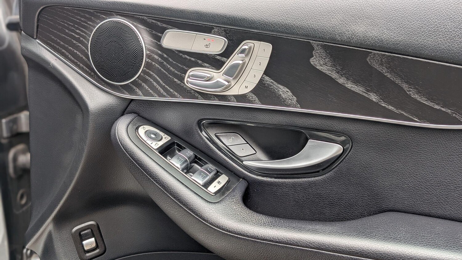 Used Mercedes-Benz GLC 2019 for sale - 77576546: Photo 24