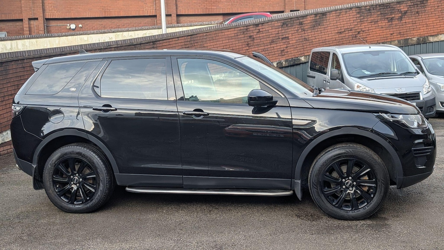 Used Land Rover Discovery Sport 2016 for sale - 77983057: Photo 8