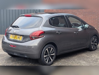 Used Peugeot 208 2019 for sale - 77022887: Photo