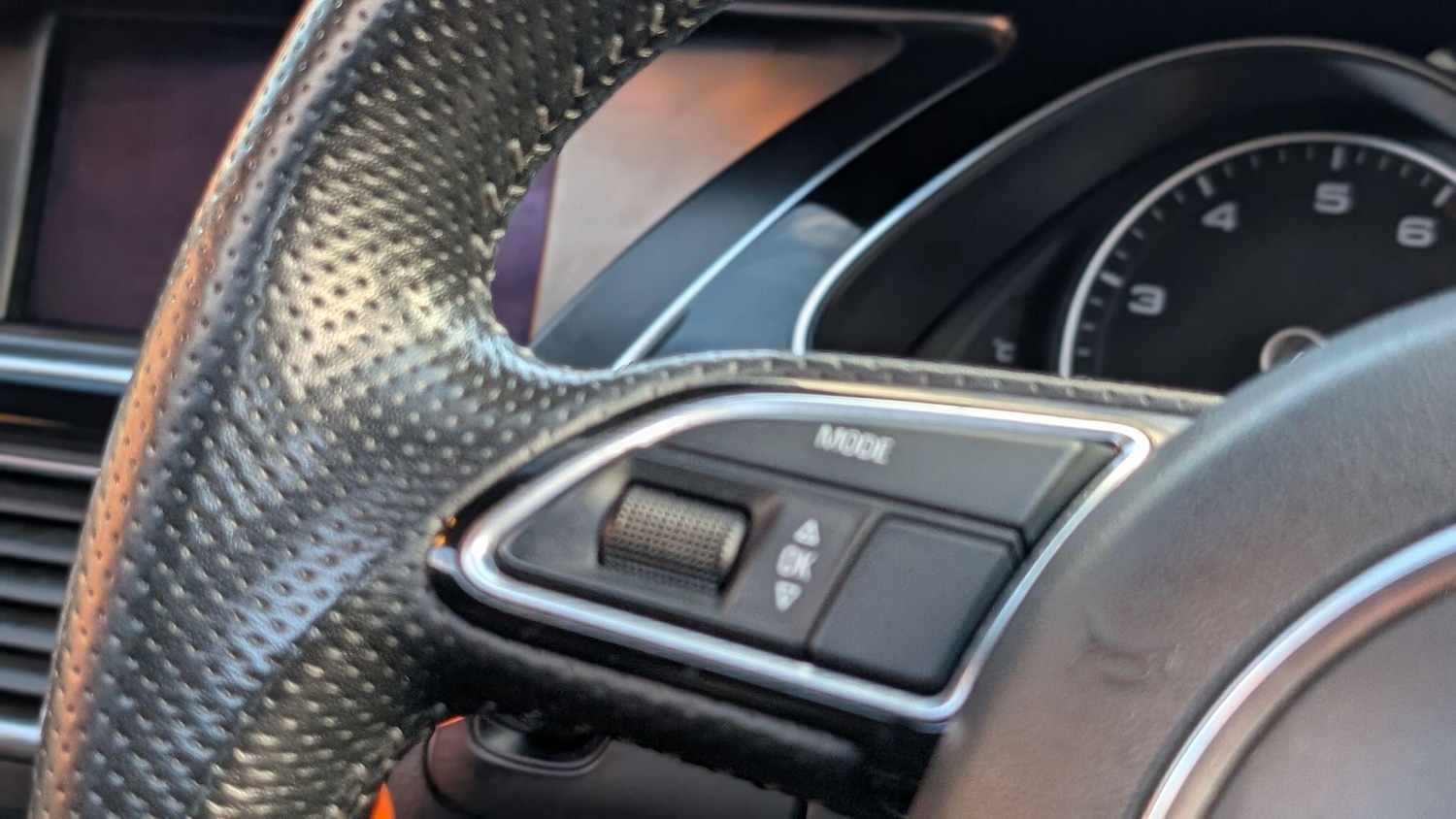 Used Audi A4 2013 for sale - 77311537: Photo 15