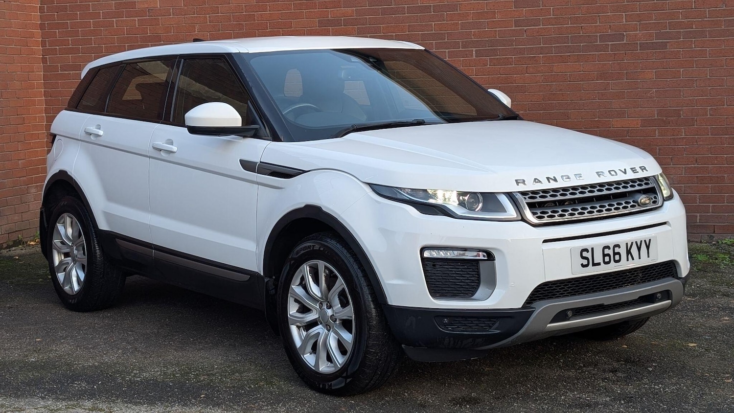 Used Land Rover Range Rover Evoque 2016 for sale - 77022904: Photo 1