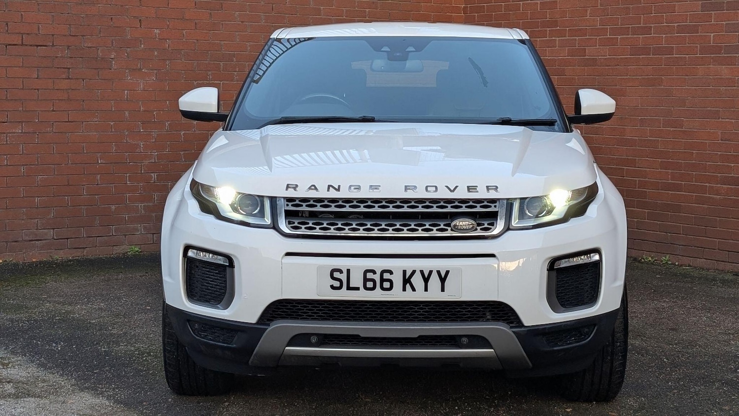 Used Land Rover Range Rover Evoque 2016 for sale - 77022904: Photo 2