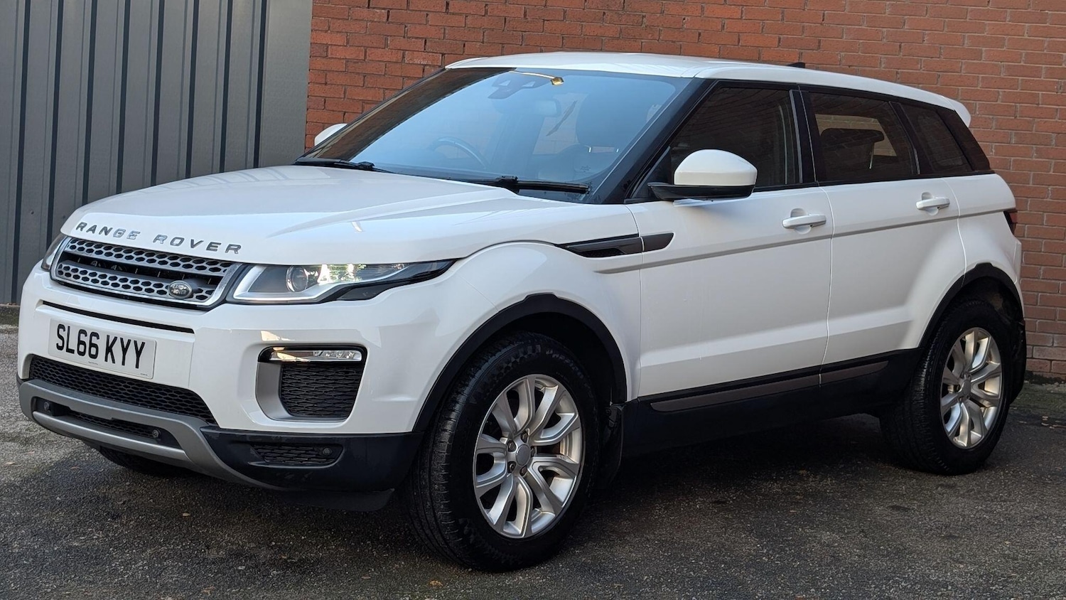 Used Land Rover Range Rover Evoque 2016 for sale - 77022904: Photo 3