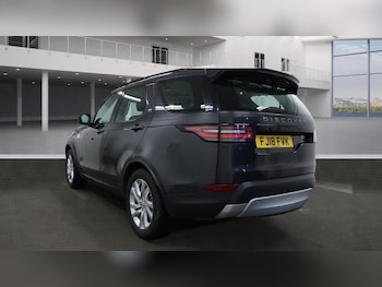 Used Land Rover Discovery 2018 for sale - 77022910: Photo