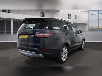 Used Land Rover Discovery 2018 for sale - 77022910: Photo