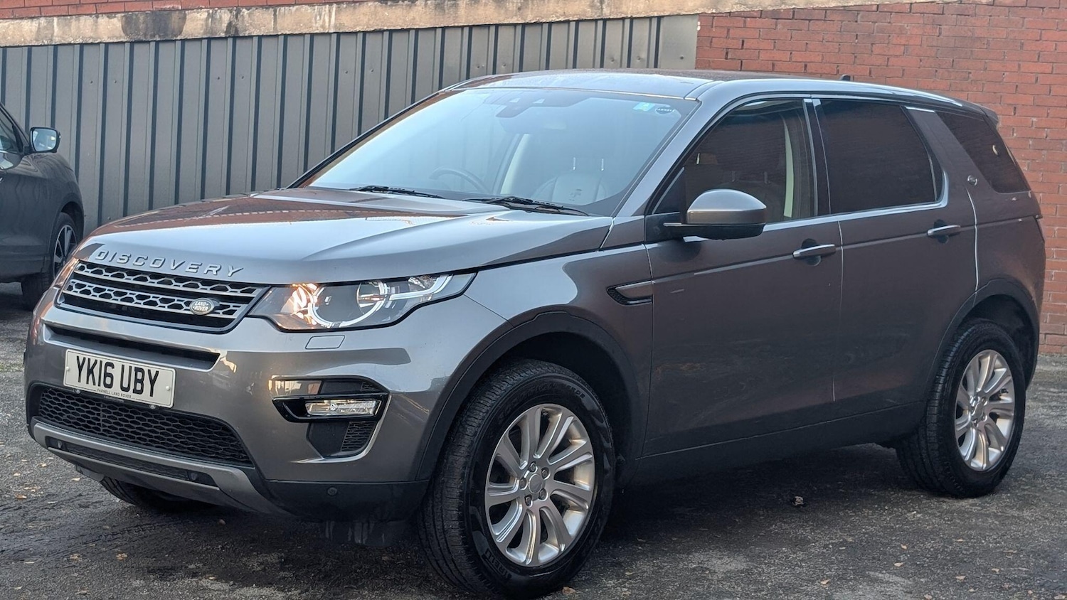 Used Land Rover Discovery Sport 2016 for sale - 77022907: Photo 3