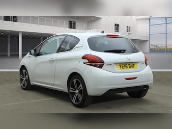 Used Peugeot 208 2016 for sale - 77022886: Photo