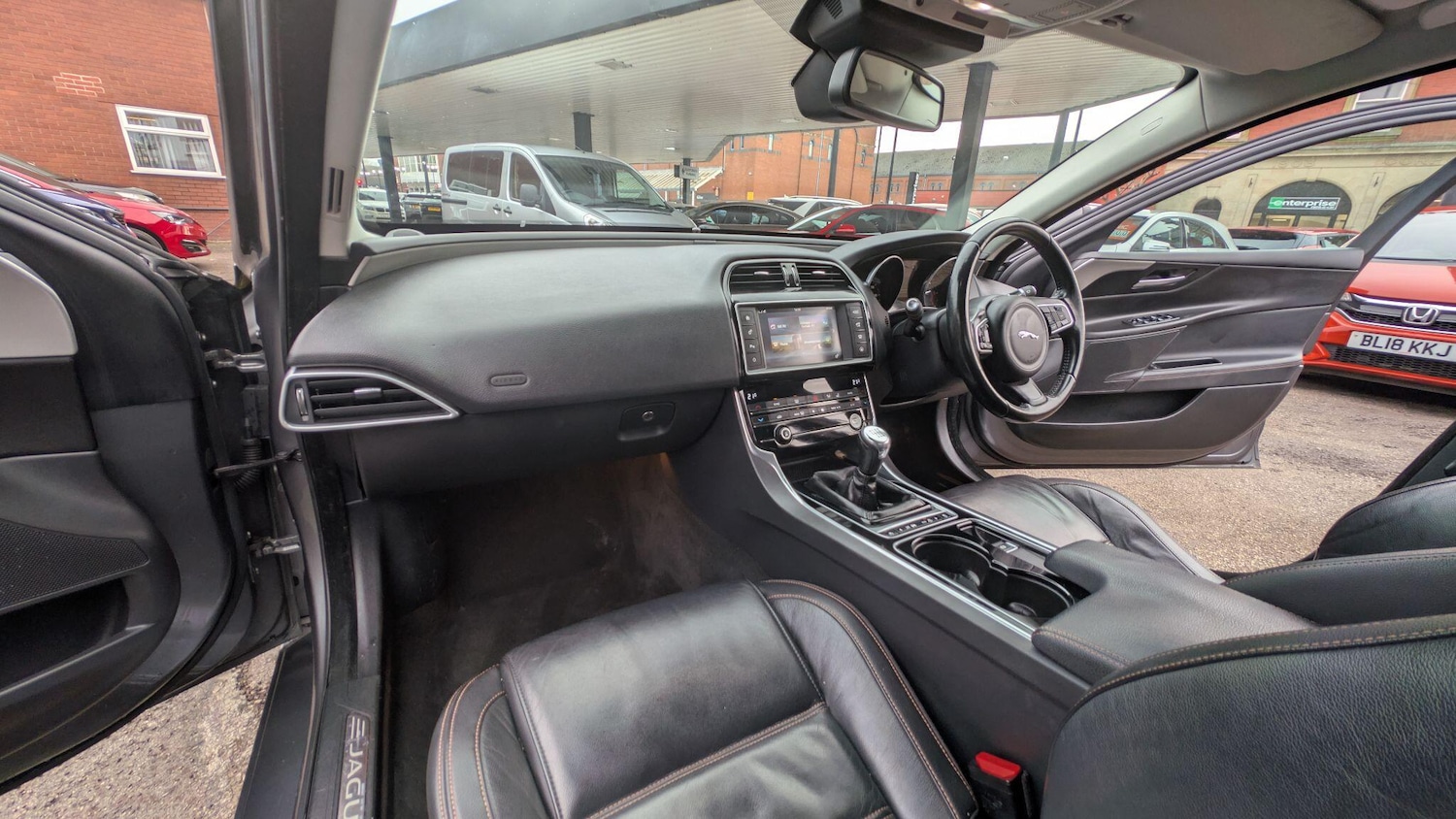 Used Jaguar XE 2016 for sale - 77333293: Photo 10